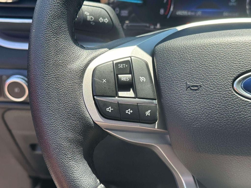 Used 2021 Ford Explorer XLT w/ Equipment Group 202A AWD/4WD image 22