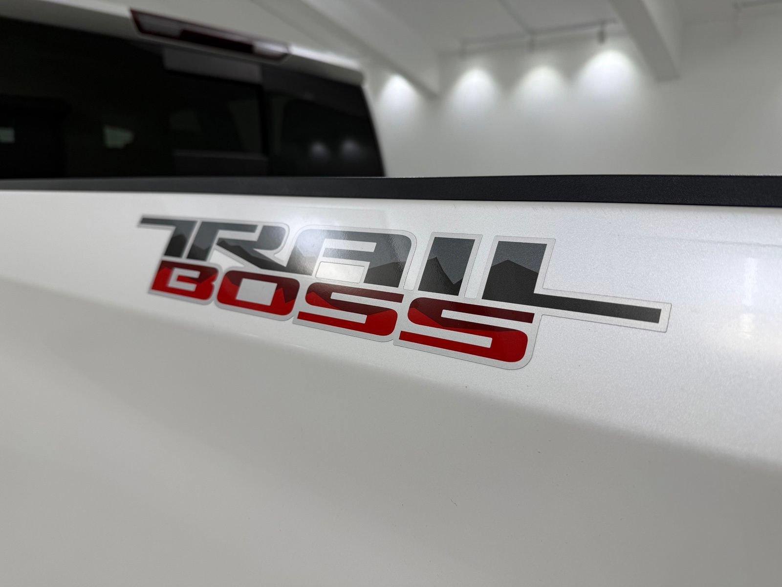 Used 2021 Chevrolet Silverado 1500 LT Trail Boss w/ Convenience Package II AWD/4WD image 11