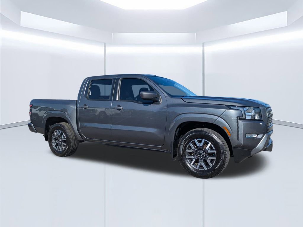Used 2022 Nissan Frontier SV image 2