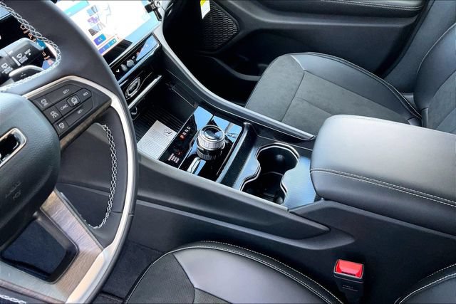 New 2026 Jeep Grand Cherokee L 4WD image 8
