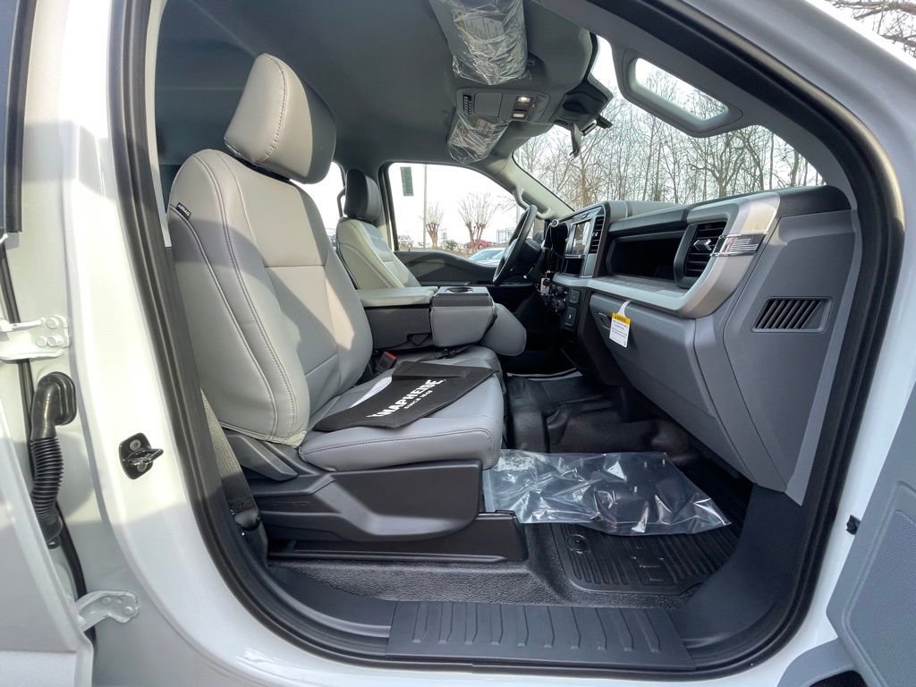 New 2026 Ford F250 XL w/ XL Chrome Package image 23