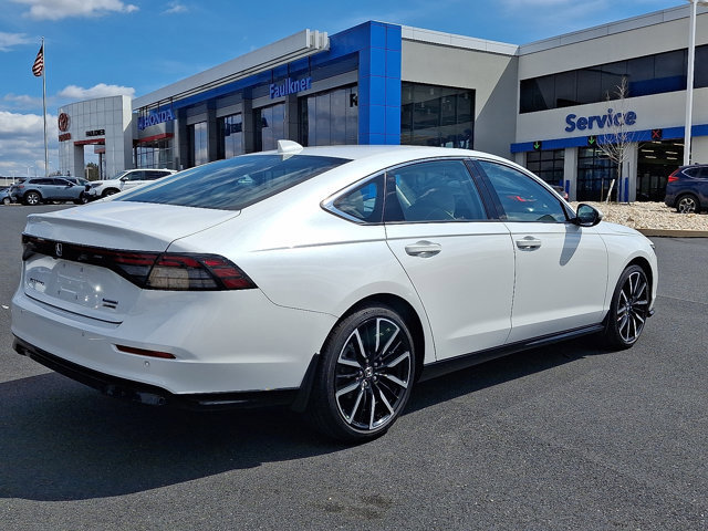 Used 2024 Honda Accord Touring image 6