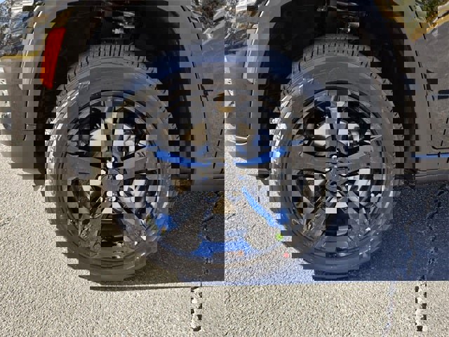 New 2025 Jeep Grand Cherokee Altitude image 9