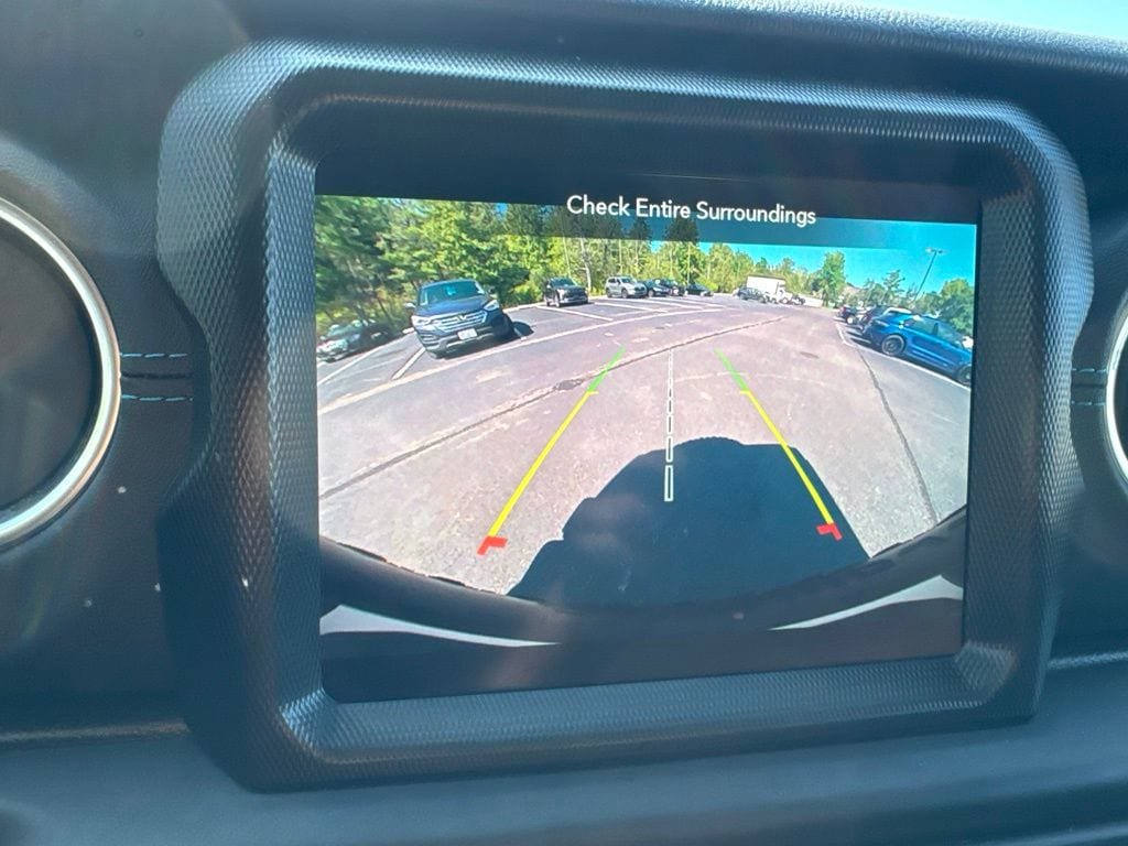 Used 2023 Jeep Wrangler Unlimited Rubicon 4xe w/ Cold Weather Group AWD/4WD image 17