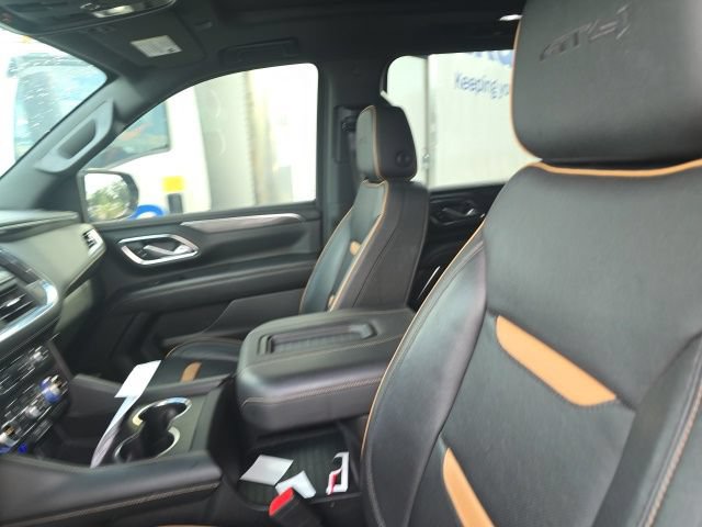 Used 2022 GMC Yukon XL AT4 w/ Technology Package AWD/4WD image 10