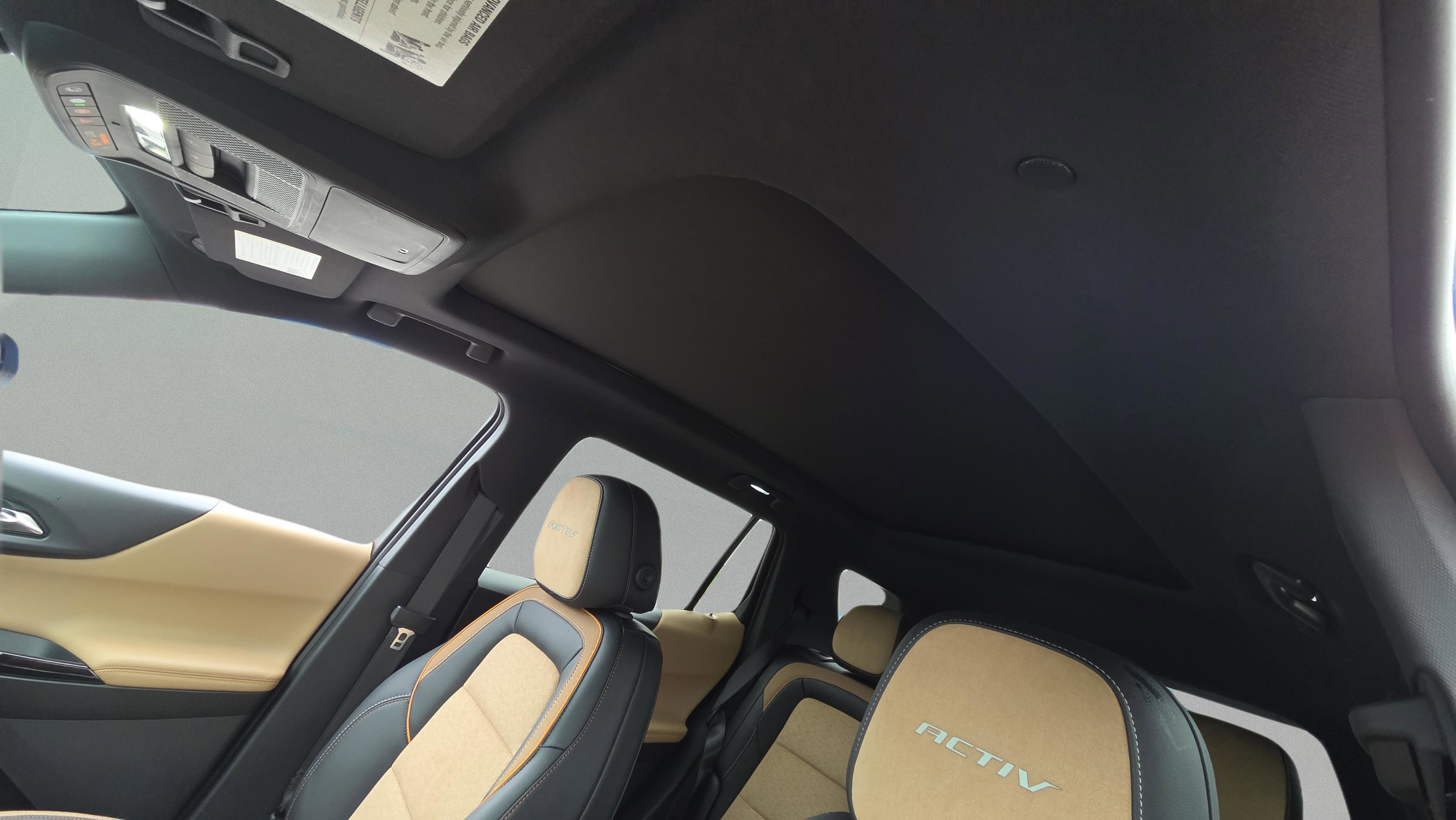Certified 2025 Chevrolet Equinox ACTIV w/ Safety and Technology Package AWD/4WD image 18