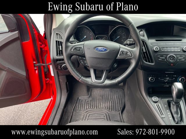 Used 2015 Ford Focus SE w/ SE Sport Package image 14