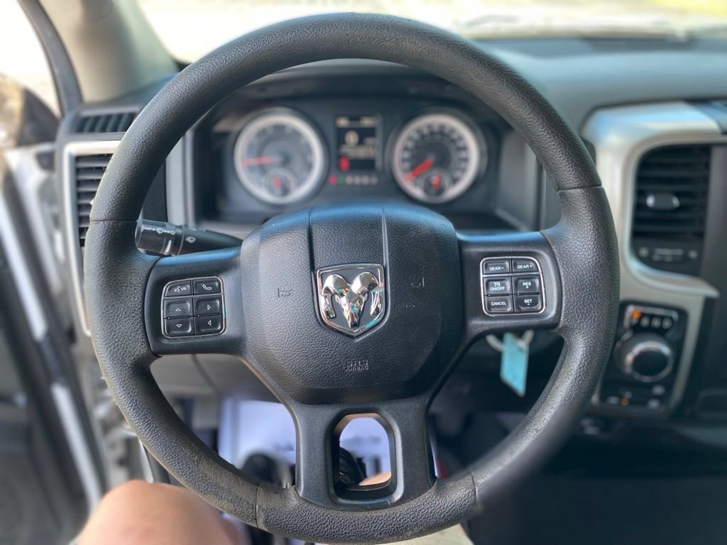 Used 2018 RAM 1500 Classic SLT AWD/4WD image 29