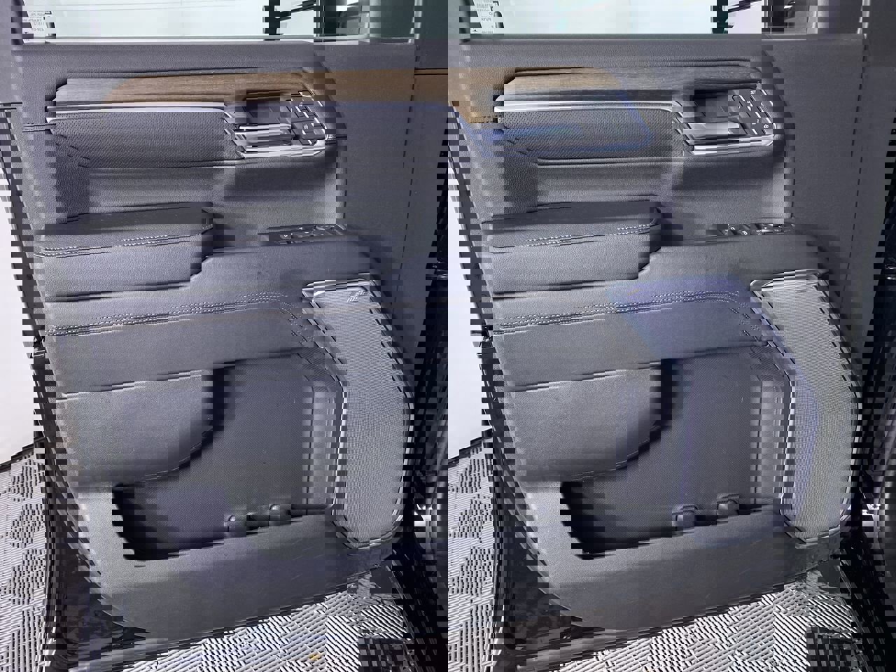 Certified 2024 Chevrolet Silverado 2500 High Country w/ High Country Premium Package image 13