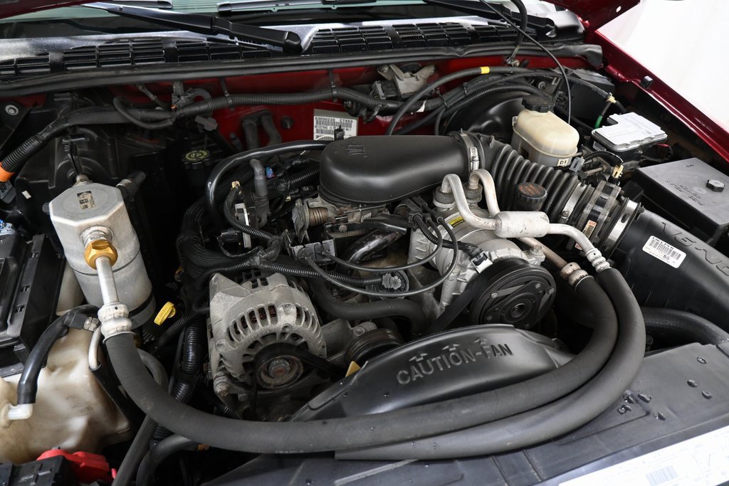 Used 2000 Chevrolet S10 Pickup LS w/ Preferred Equipment Group image 21