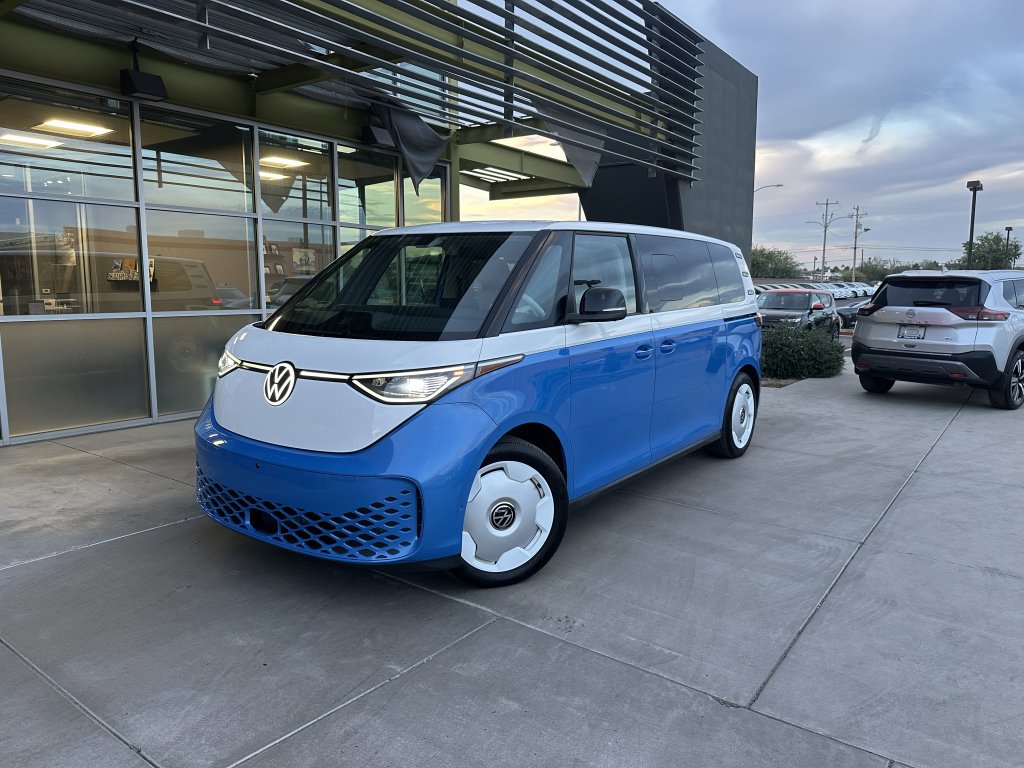 Used 2025 Volkswagen ID. Buzz 1st Edition image 1