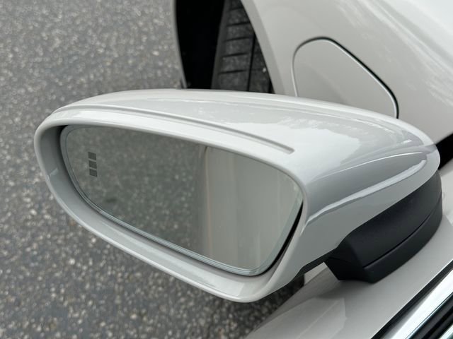 Used 2022 Porsche Taycan 4S image 22