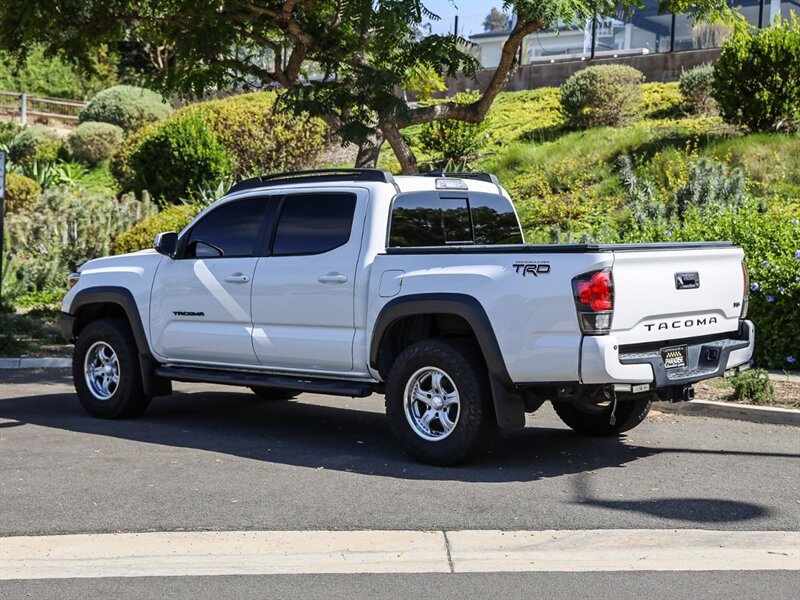 Used 2017 Toyota Tacoma TRD Off-Road RWD image 3
