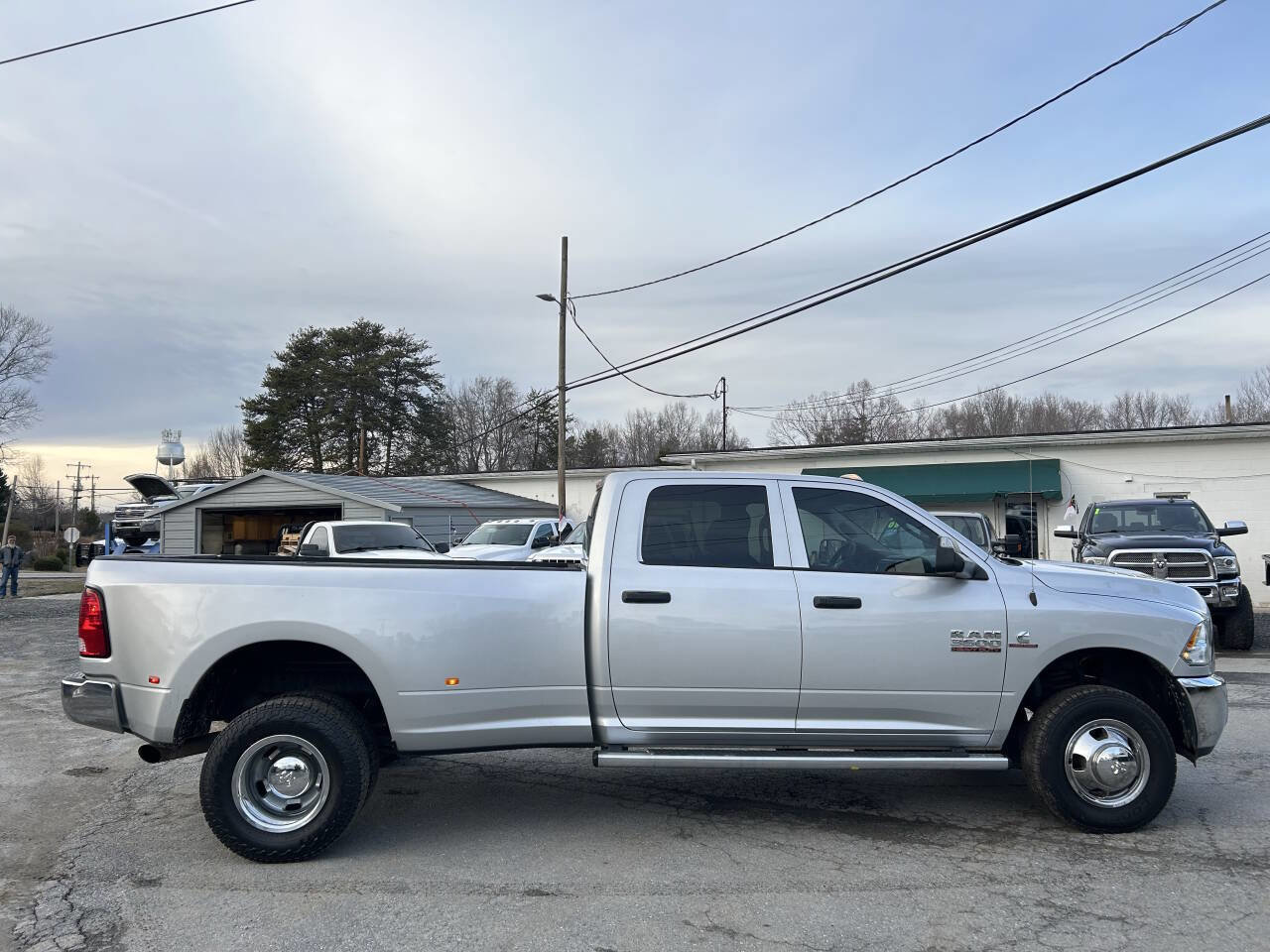 Used 2018 RAM 3500 Tradesman w/ Chrome Appearance Group image 5