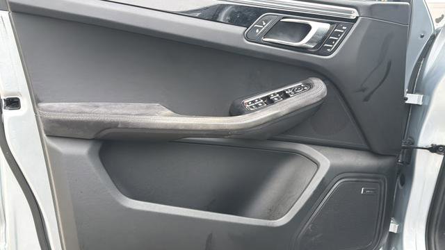 Used 2018 Porsche Macan GTS image 29