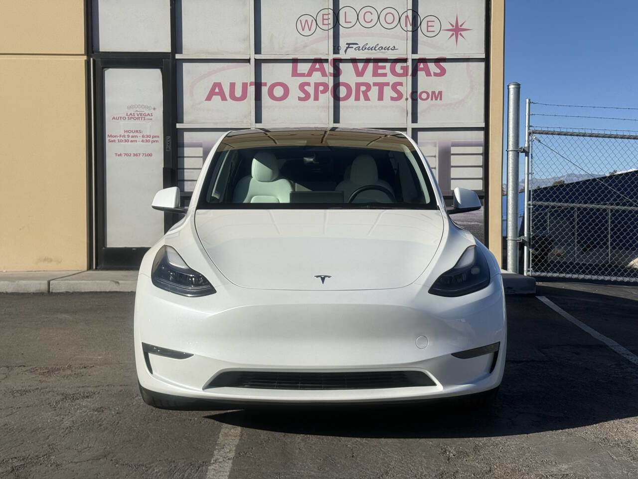 Used 2023 Tesla Model Y Performance image 3