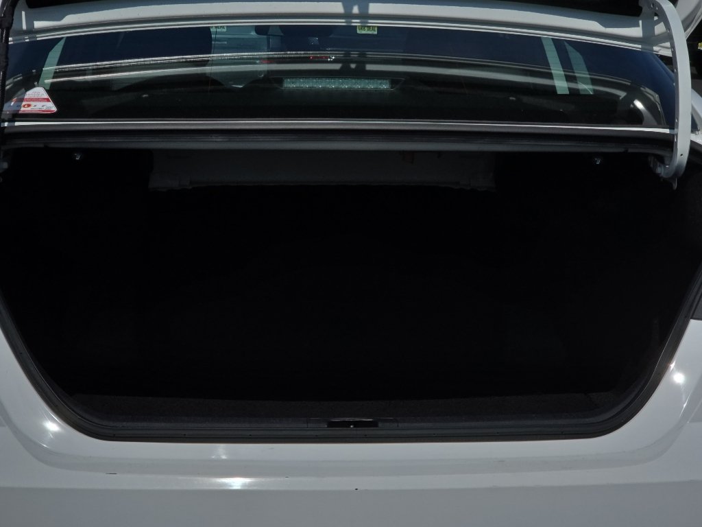 Used 2025 Toyota Camry SE FWD image 9