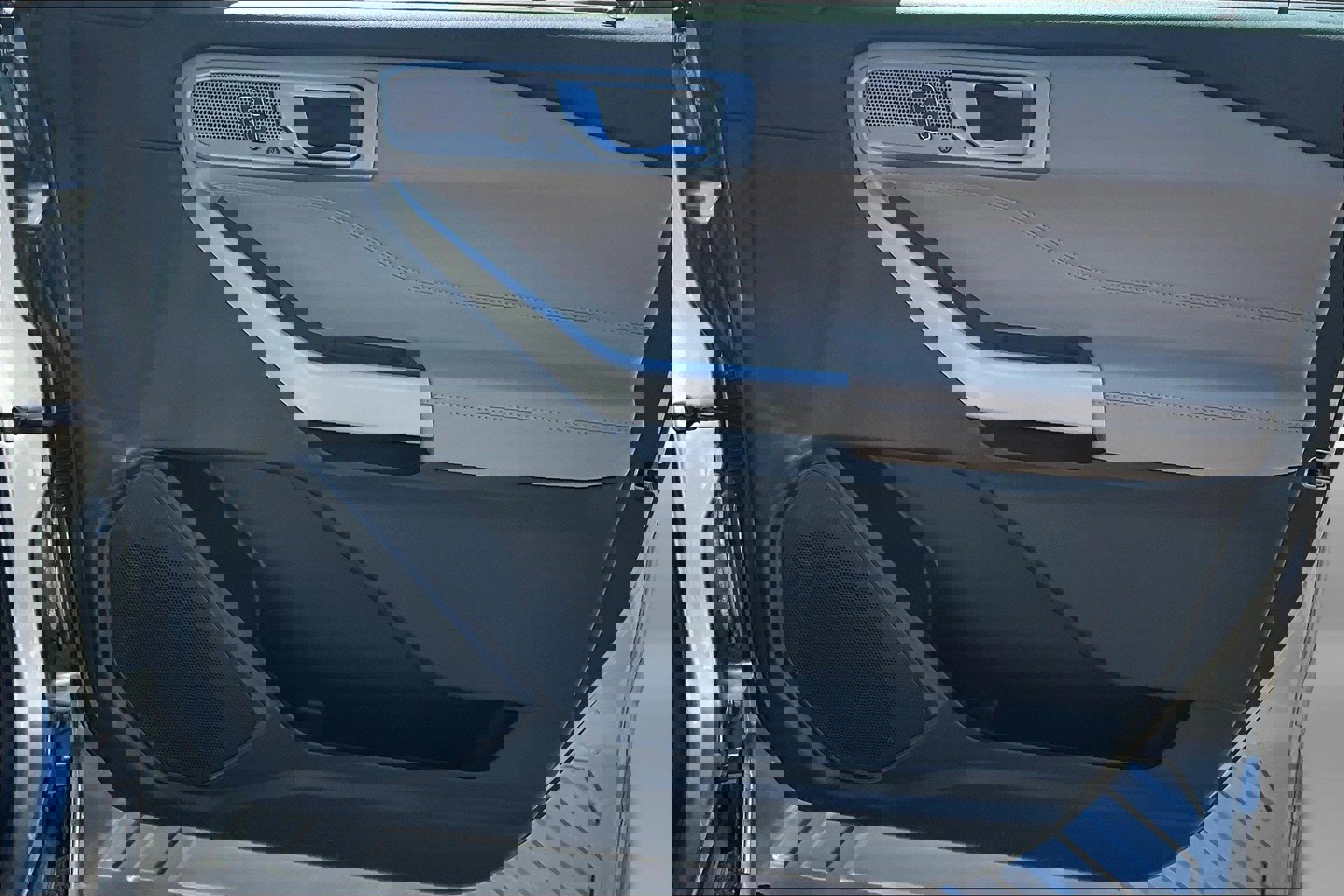 Used 2023 Ford Explorer Limited image 27