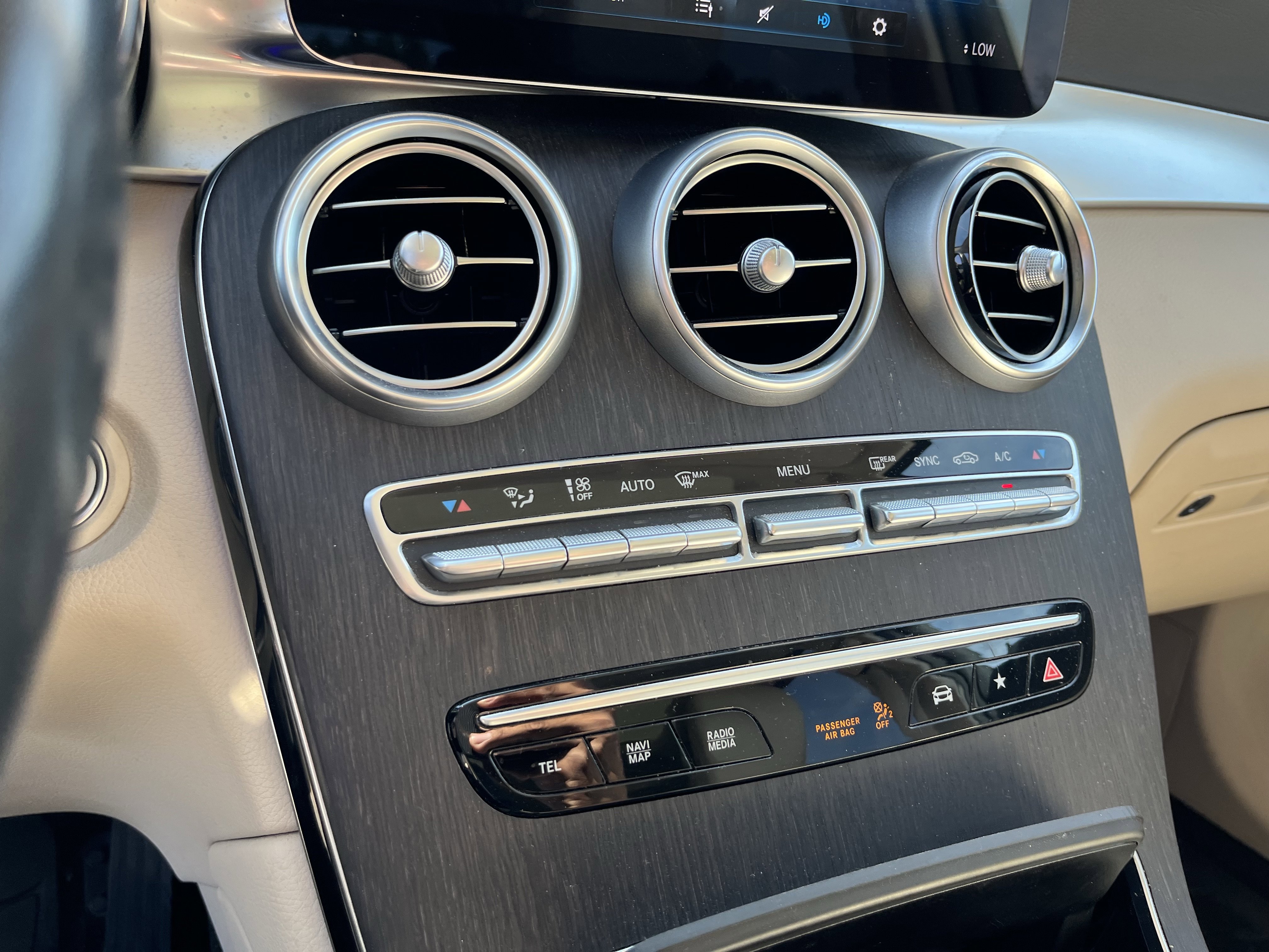 Used 2021 Mercedes-Benz GLC 300 4MATIC image 25