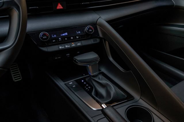 New 2025 Hyundai Elantra Sport FWD image 13