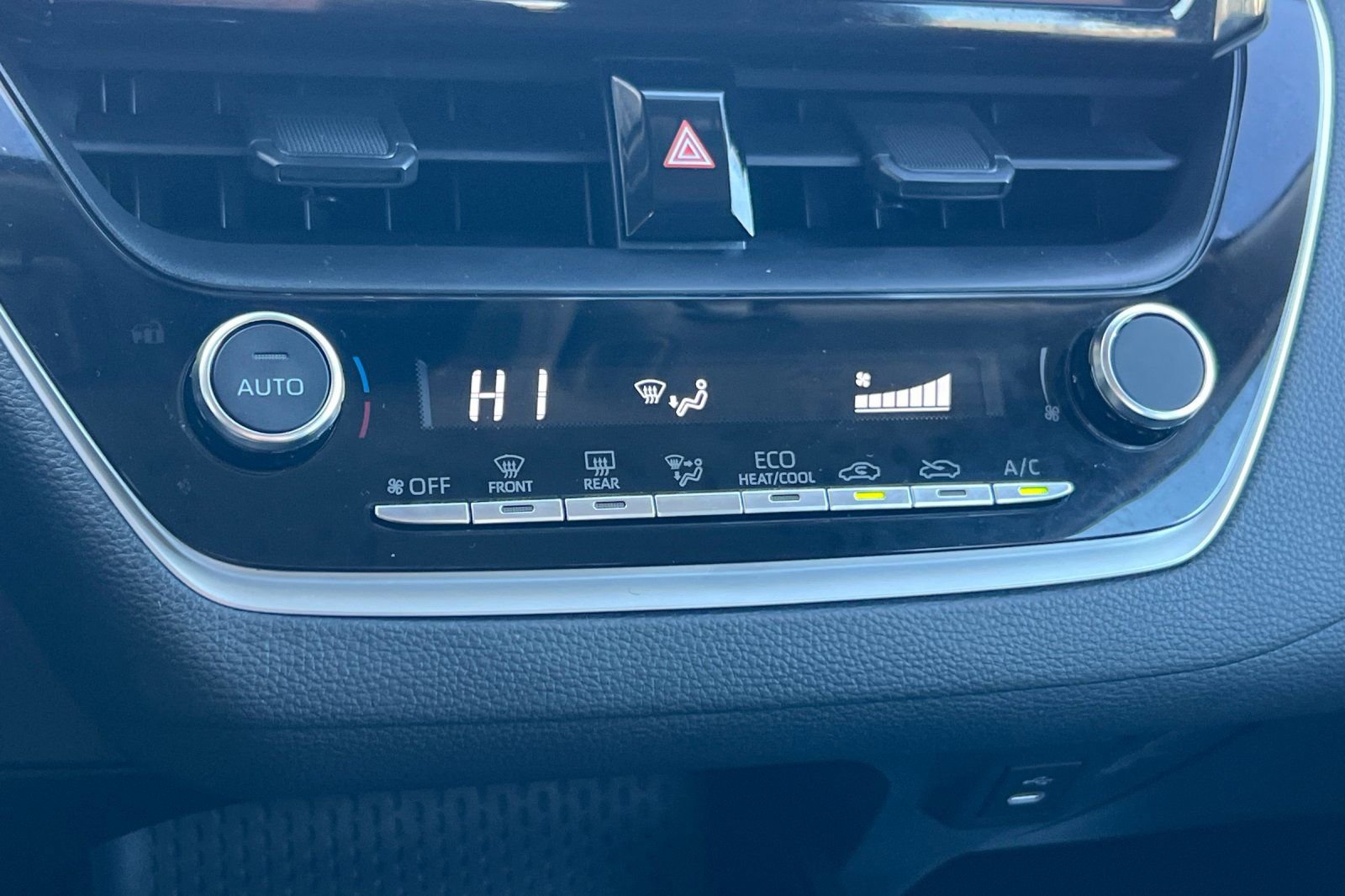 Certified 2025 Toyota Corolla LE image 19