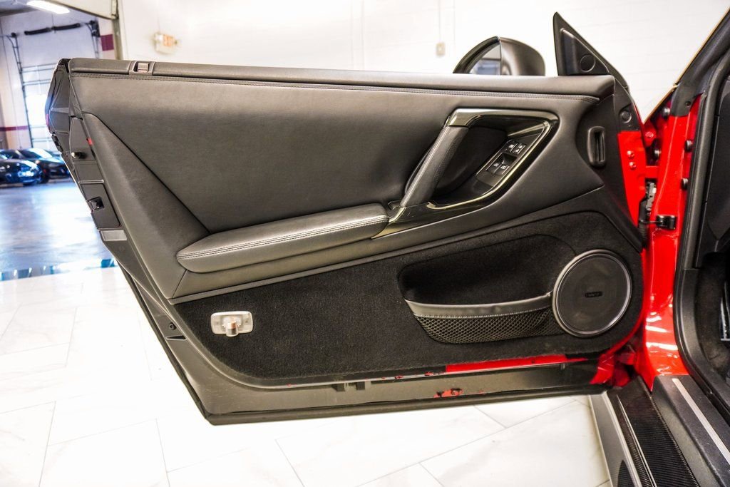 Used 2017 Nissan GT-R Premium AWD/4WD image 27