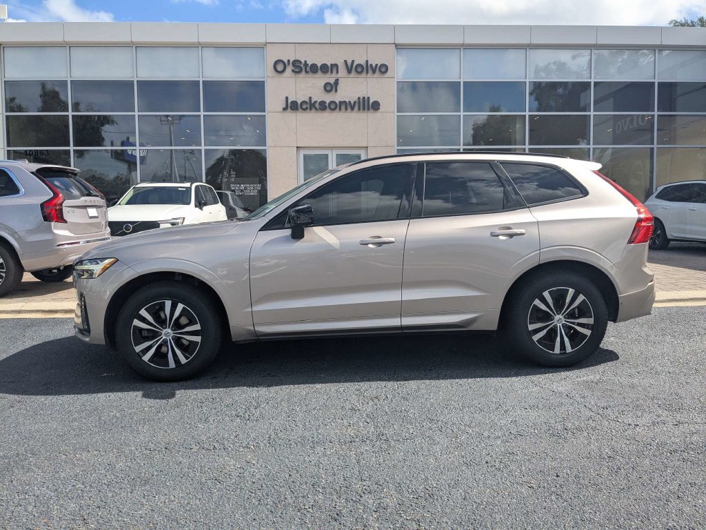 Certified 2024 Volvo XC60 B5 Core AWD/4WD image 3