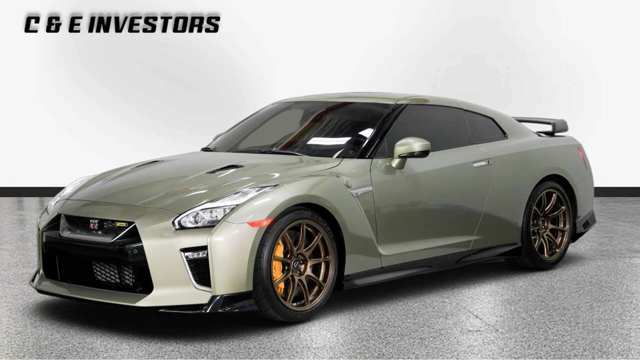 Used 2021 Nissan GT-R Premium AWD/4WD image 2
