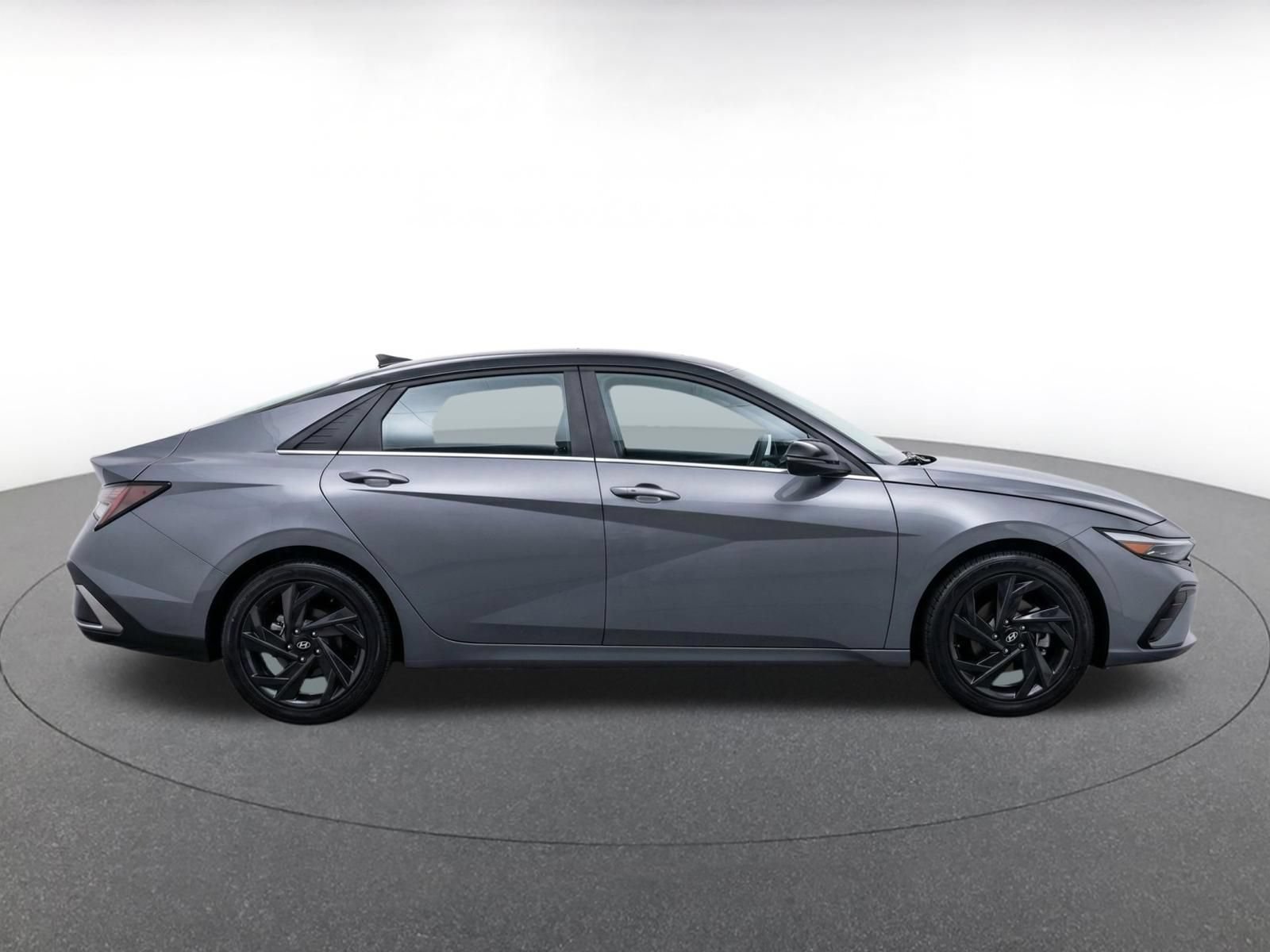 Used 2026 Hyundai Elantra Sport FWD image 10