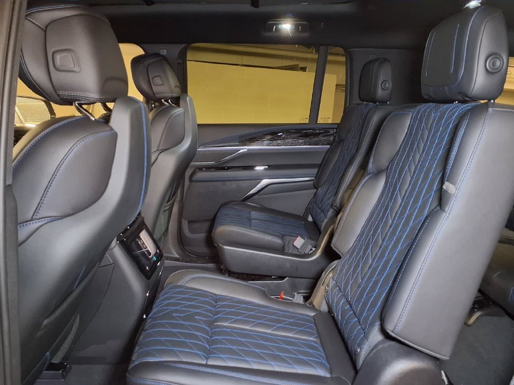 New 2026 Cadillac Escalade IQL Luxury AWD/4WD image 12