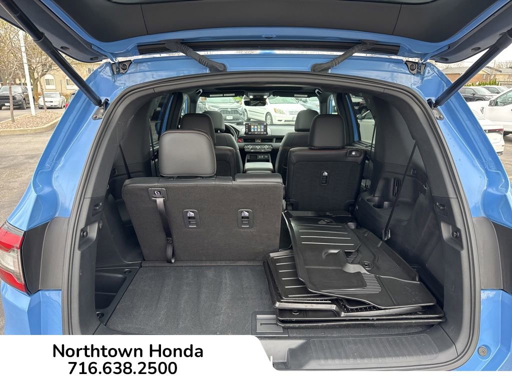Used 2025 Honda Pilot TrailSport image 19