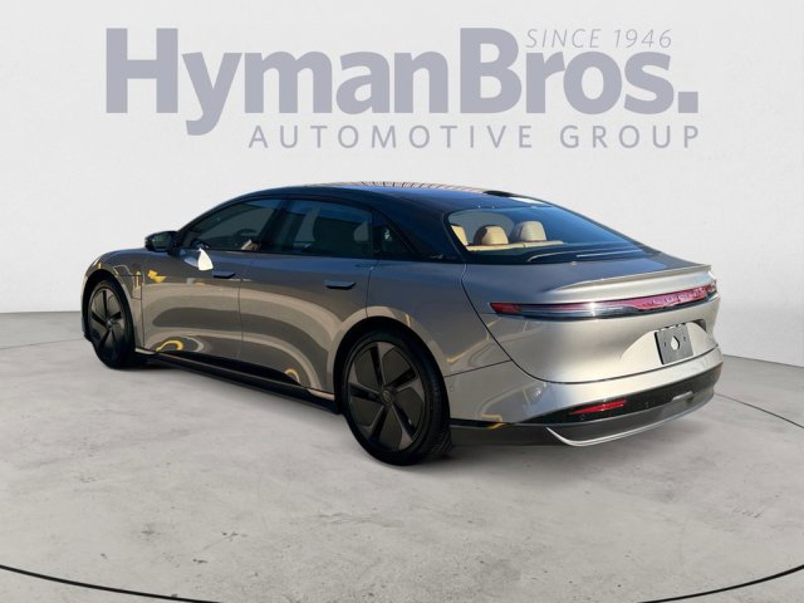 Used 2024 Lucid Air Touring image 5