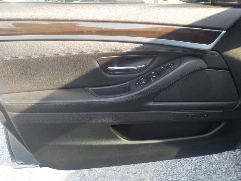 Used 2011 BMW 528i Sedan image 9