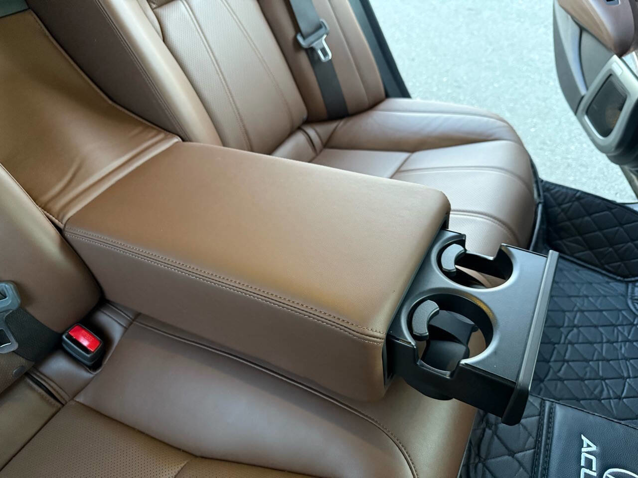 Used 2018 Acura RLX Sport Hybrid w/ Advance Pkg image 48