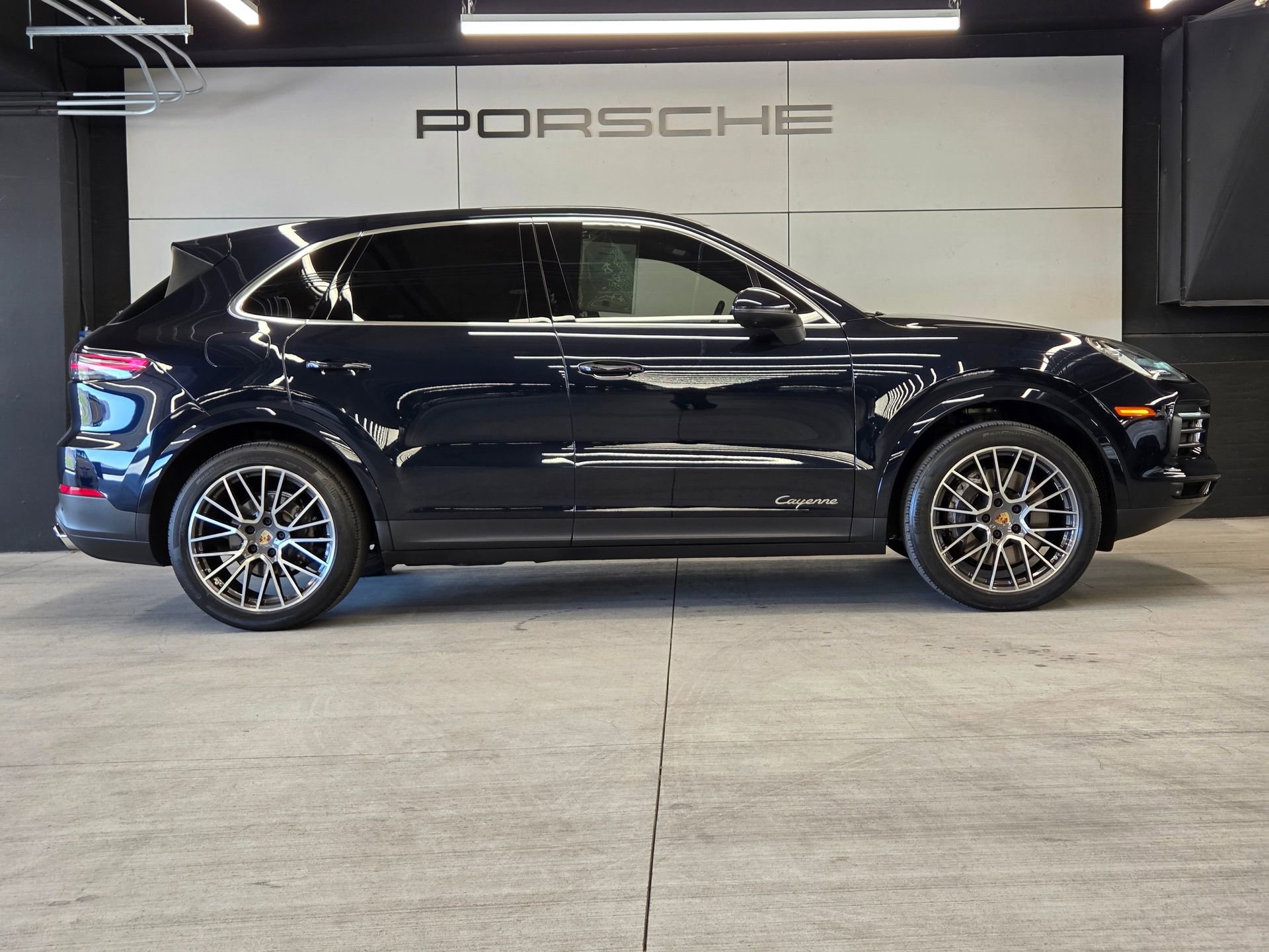 Certified 2022 Porsche Cayenne AWD/4WD image 31