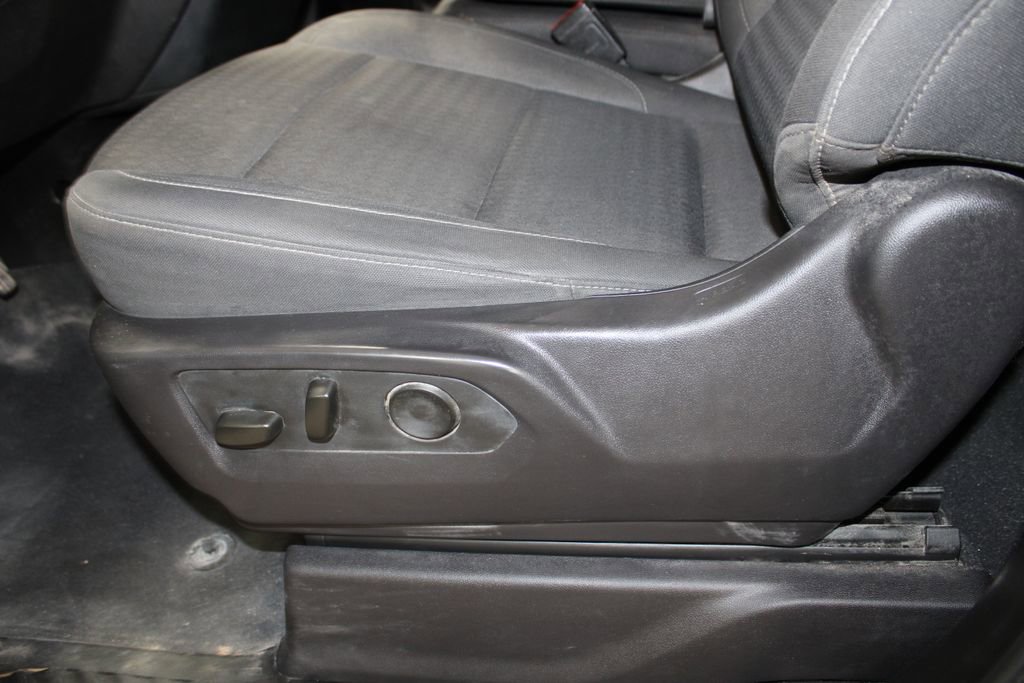 Used 2024 Chevrolet Silverado 2500 Custom w/ Custom Value Package image 19