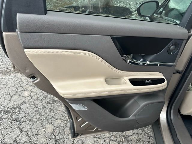 Used 2020 Lincoln Corsair Reserve w/ Equipment Group 202A image 25