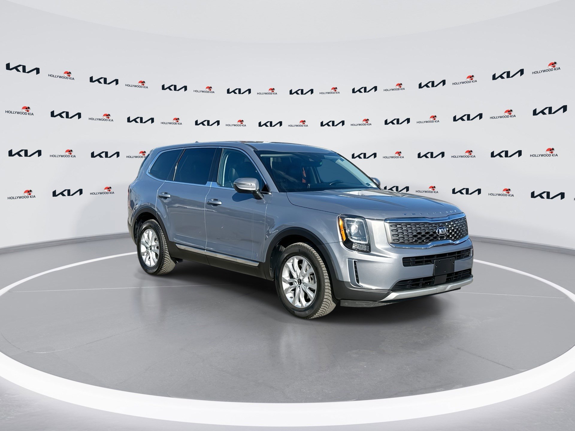 Certified 2020 Kia Telluride LX image 2