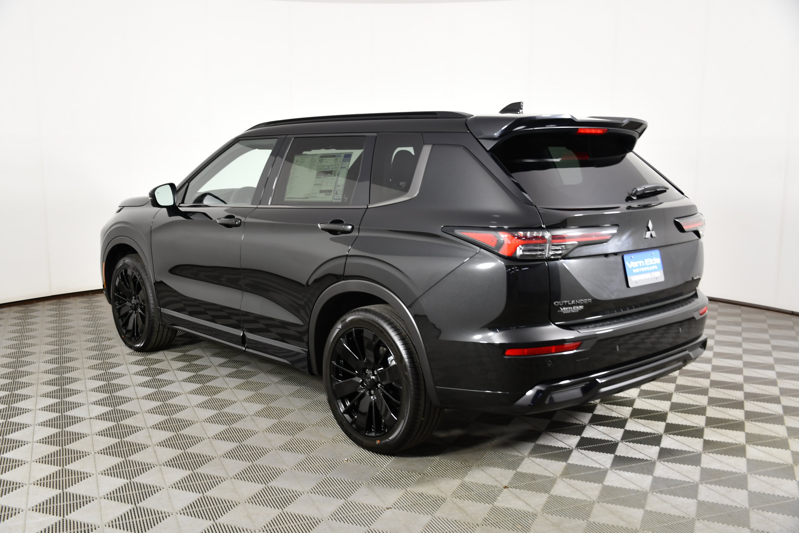 New 2026 Mitsubishi Outlander SEL Black Edition AWD/4WD image 8