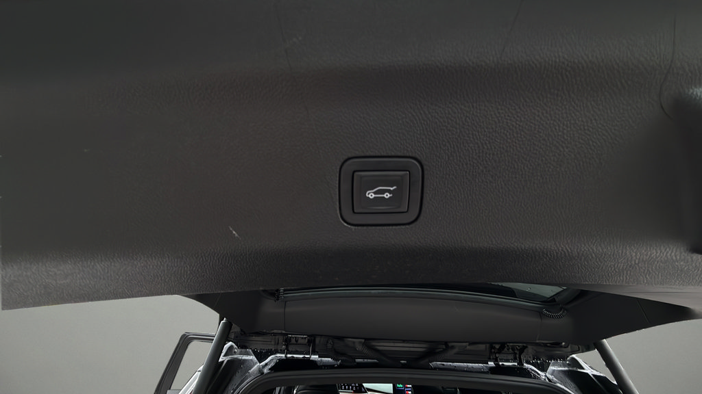 Certified 2024 Cadillac Escalade ESV Premium Luxury w/ LPO, Floor Liner Package AWD/4WD image 34