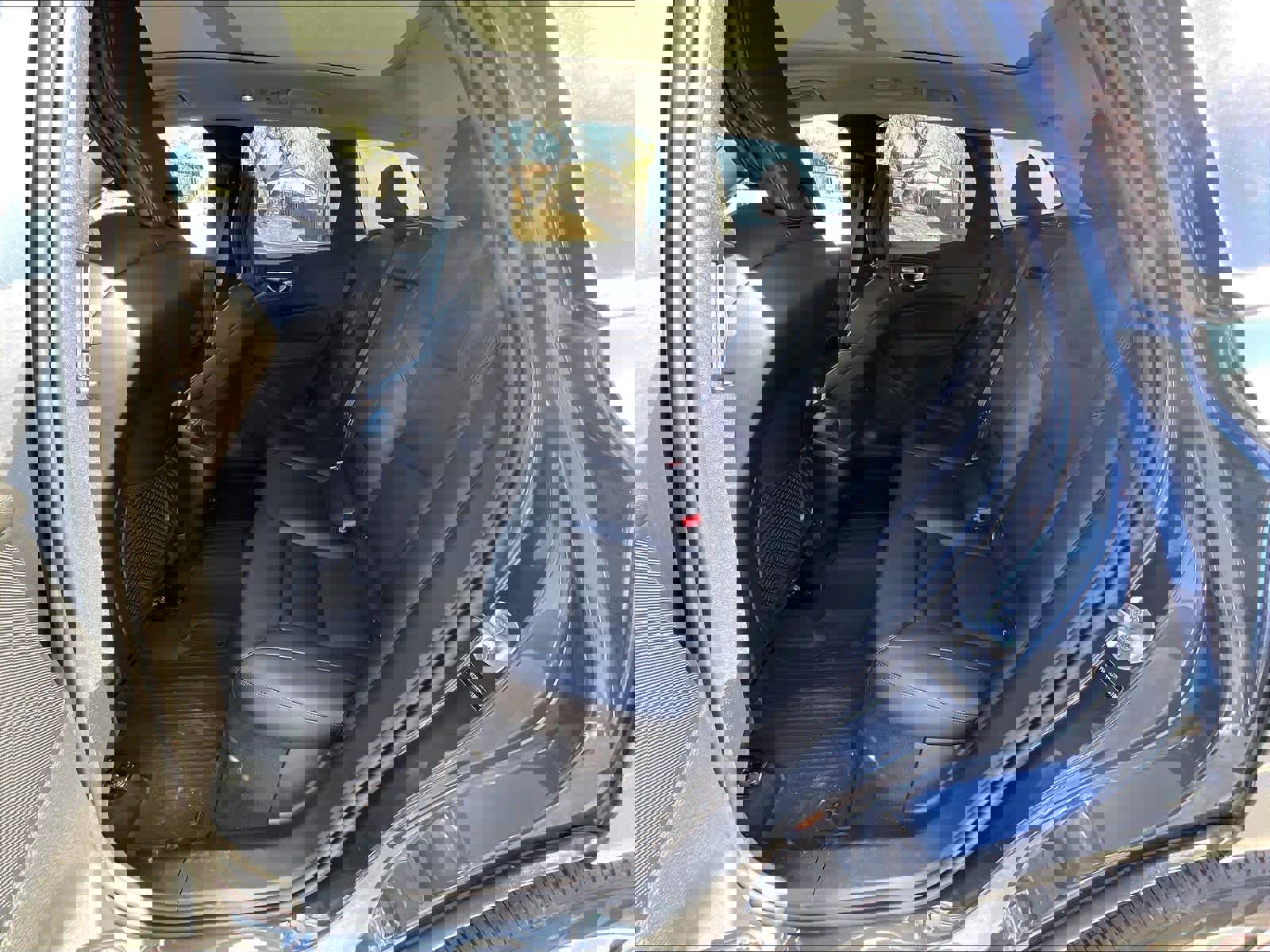 New 2025 Volvo XC60 B5 Core w/ Protection Package Premier image 12