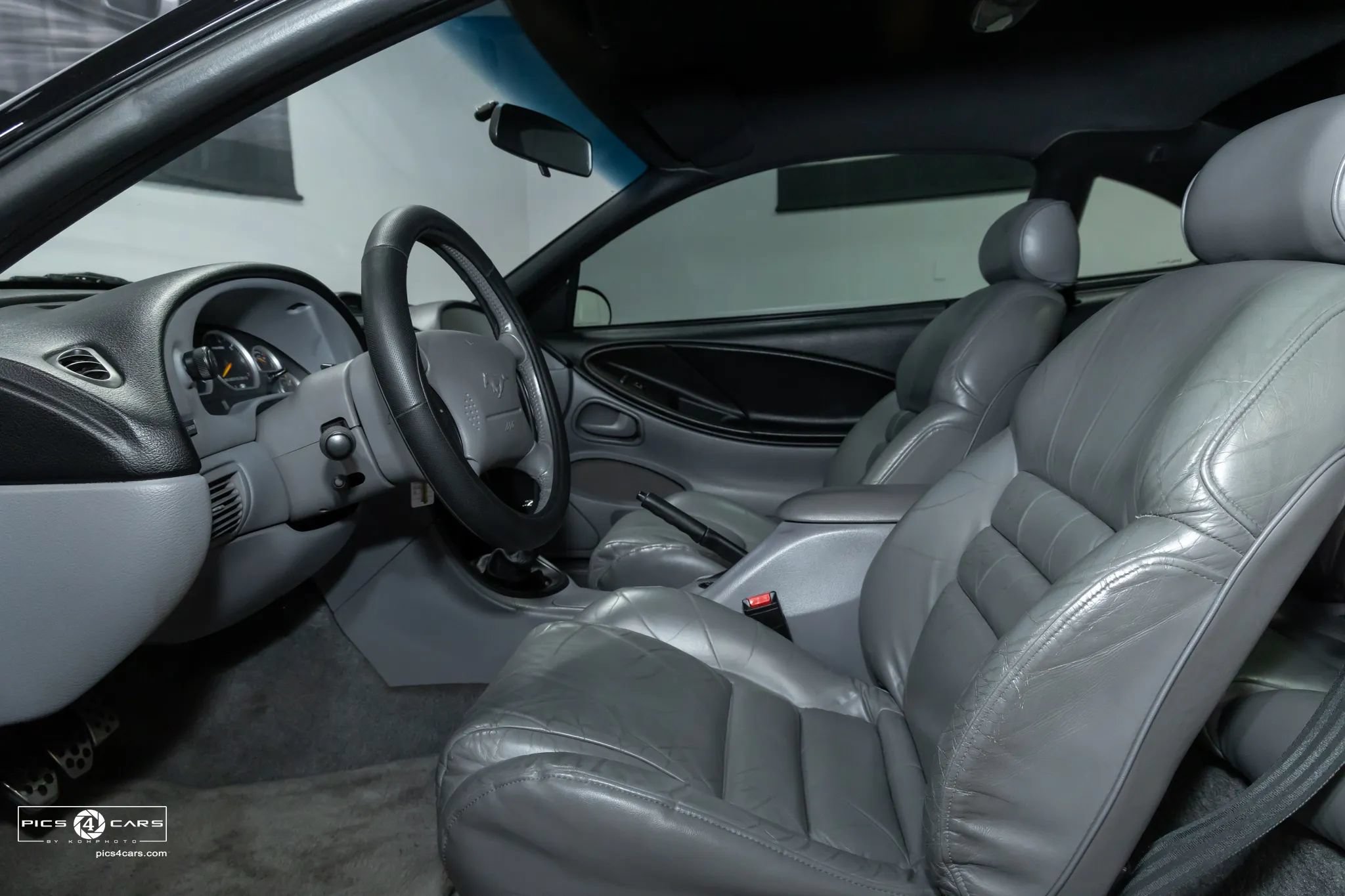 Used 1994 Ford Mustang GT RWD image 4