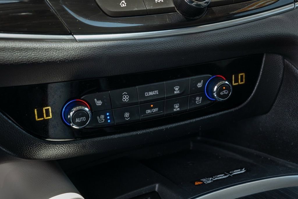 Used 2022 Buick Enclave Avenir w/ Avenir Technology Package image 24