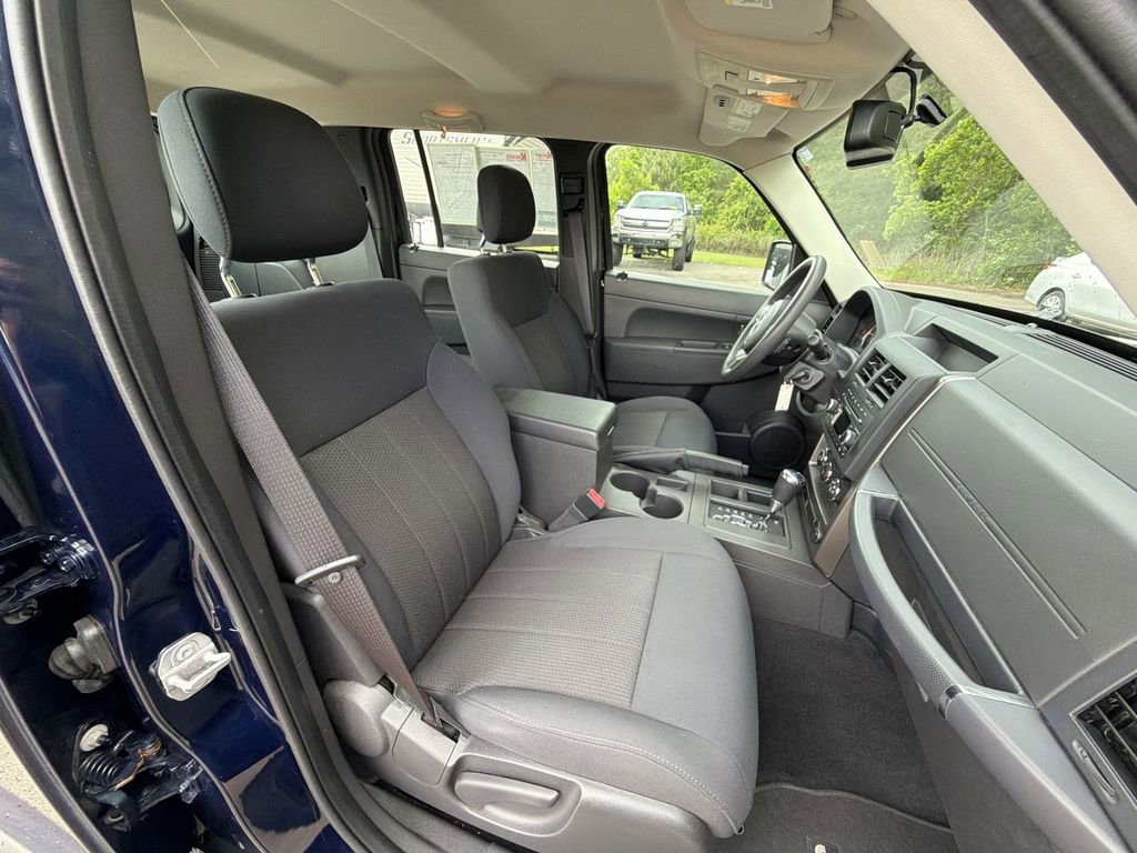 Used 2012 Jeep Liberty Sport w/ Driver Convenience Group RWD image 29