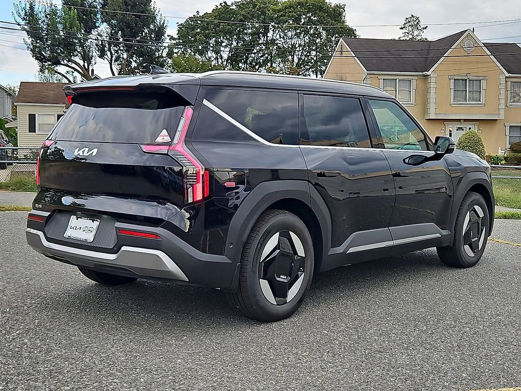 New 2026 Kia EV9 Wind image 5