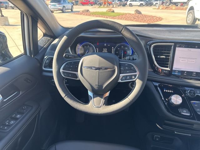 New 2026 Chrysler Pacifica Select image 15