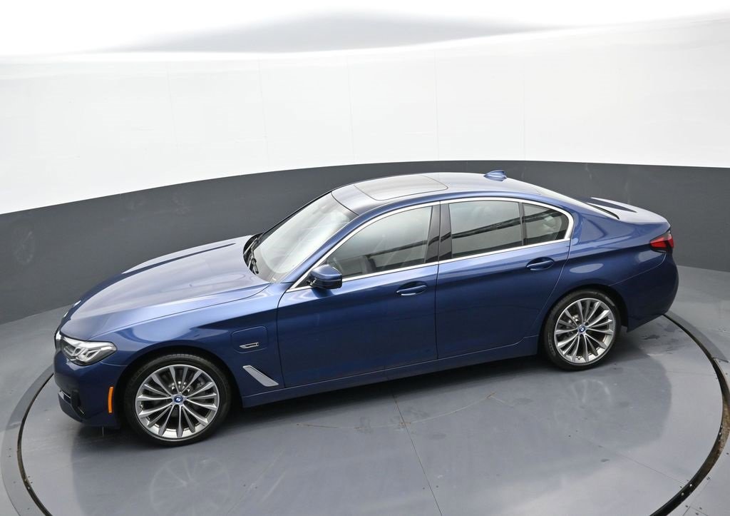 Used 2023 BMW 530e xDrive w/ Premium Package image 33