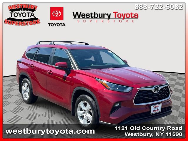 Used 2023 Toyota Highlander LE AWD/4WD image 1