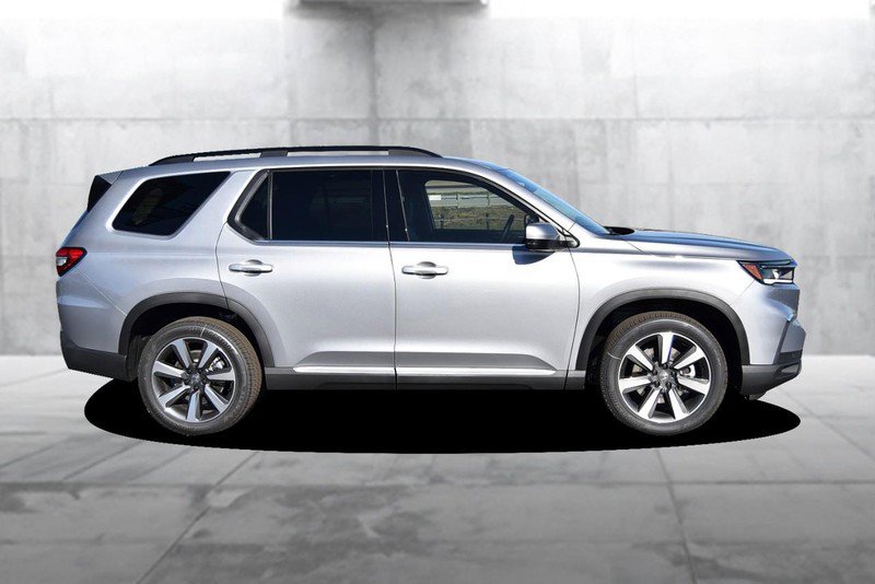 New 2025 Honda Pilot Touring image 5