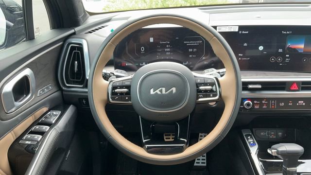 Certified 2025 Kia Sorento SX Prestige w/ Olive Brown Leather Package image 30